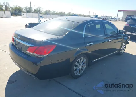 2012 Toyota Avalon Limited z USA, uszkodzony, nr VIN 4T1BK3DB7CU457980